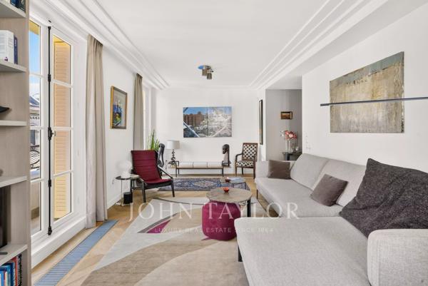 Bel appartement avec balcons et vues dégagées