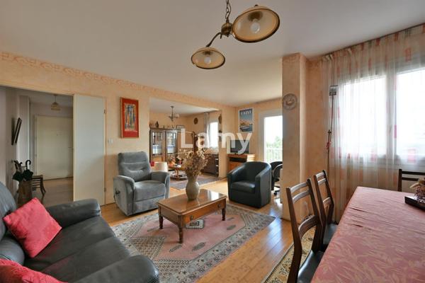 Parking + annexe + parking + appartement