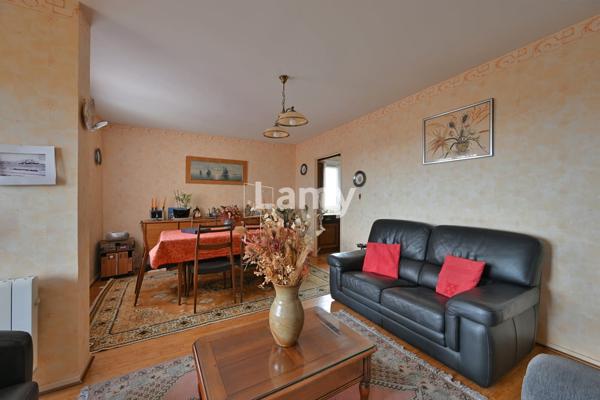 Parking + annexe + parking + appartement