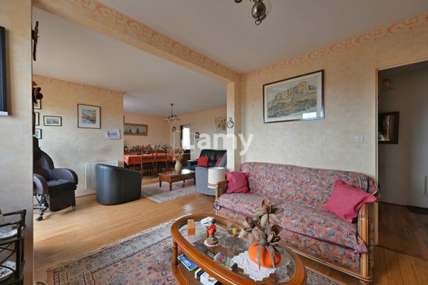 Parking + annexe + parking + appartement