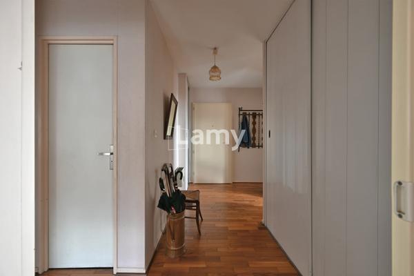Parking + annexe + parking + appartement