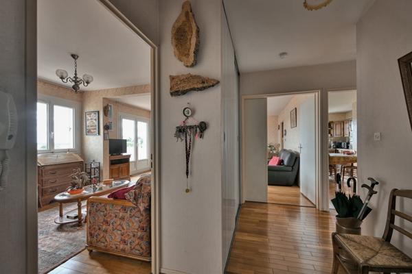 Parking + annexe + parking + appartement