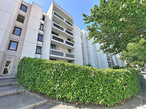 BEZONS - F4 DERNIER ÉTAGE • BALCON • VUE PARC