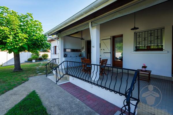 Vente                                                      Propriété
                        
                                         214 m2                     à Parentis-en-Born