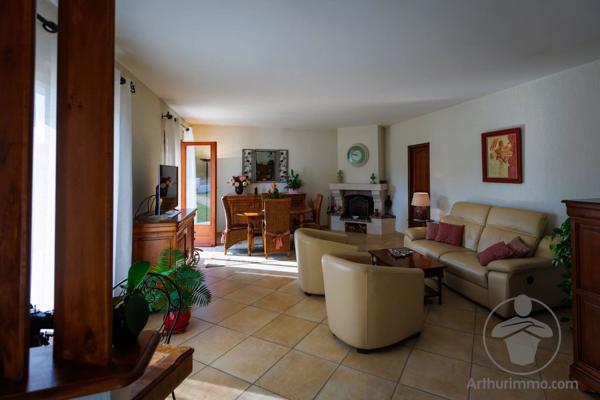 Vente                                                      Propriété
                        
                                         214 m2                     à Parentis-en-Born