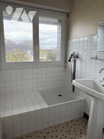 A VENDRE MAISON sur sous-sol centre ELVEN +terrain divisible de 1000 m2