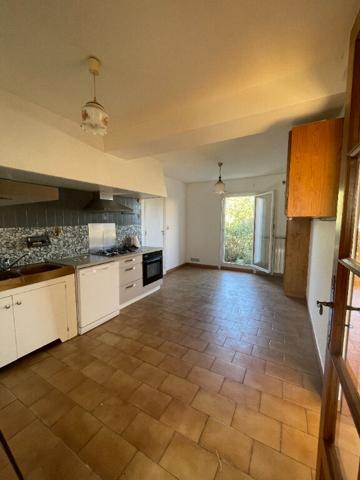 Pavillon T4 de 93 m² à louer à Carcassonne, Hameaux de Maquens, avec jardin, garage et dépendances