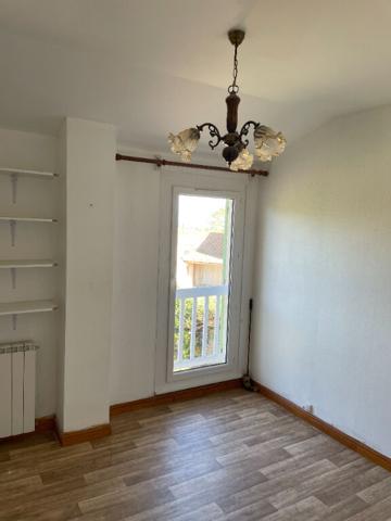 Pavillon T4 de 93 m² à louer à Carcassonne, Hameaux de Maquens, avec jardin, garage et dépendances