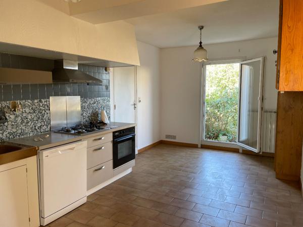 Pavillon T4 de 93 m² à louer à Carcassonne, Hameaux de Maquens, avec jardin, garage et dépendances