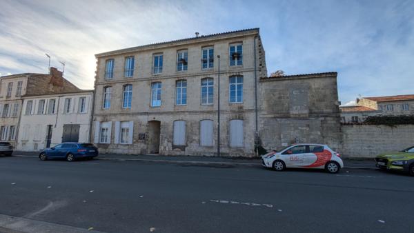 Local commercial 7 pièces à vendre Rochefort - 17300 / Réf: 3337