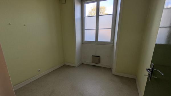 Local commercial 7 pièces à vendre Rochefort - 17300 / Réf: 3337