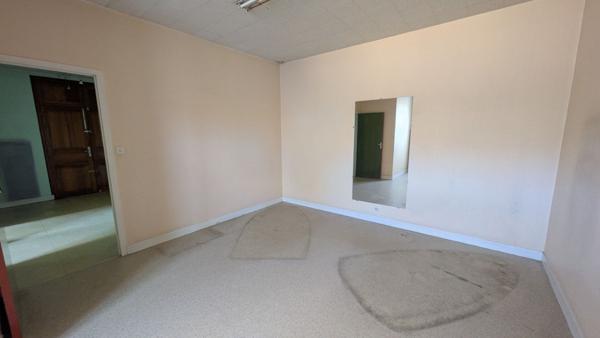 Local commercial 7 pièces à vendre Rochefort - 17300 / Réf: 3337