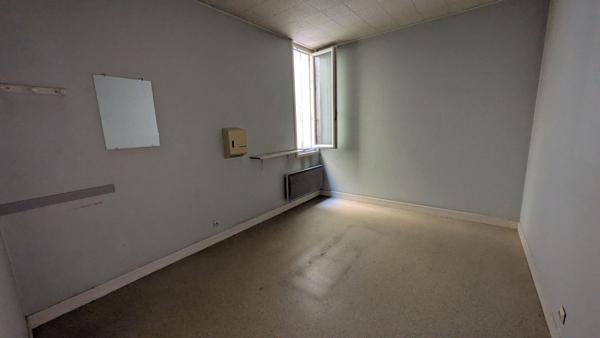 Local commercial 7 pièces à vendre Rochefort - 17300 / Réf: 3337