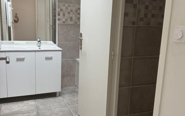 Appartement à louer    3 pièces • 52,76 m2 Pont-Saint-Esprit