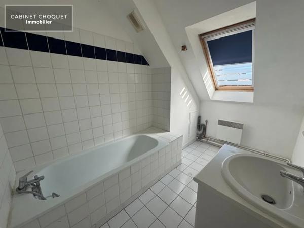 F3 AVEC TERRASSE ET PARKING EN RESIDENCE A LOUER - VIEUX-LILLE - 71 m 2 - 979 € charges comprises par mois