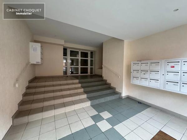 F3 AVEC TERRASSE ET PARKING EN RESIDENCE A LOUER - VIEUX-LILLE - 71 m 2 - 979 € charges comprises par mois
