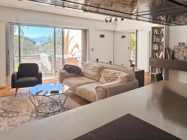 Appartement en rez de jardin surélevé 4 pièces le Cannet Mairie 82.3m²