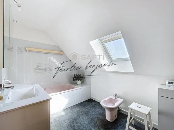 Maison familiale 8 pièces, 5 chambres, 186 m² habitables.