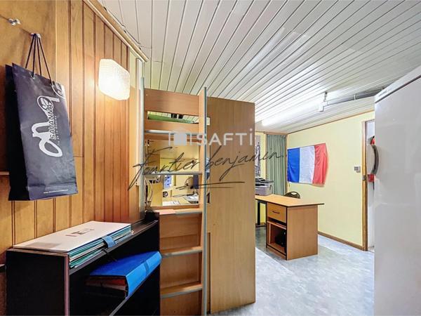 Maison familiale 8 pièces, 5 chambres, 186 m² habitables.