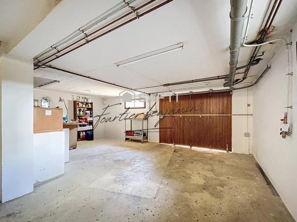 Maison familiale 8 pièces, 5 chambres, 186 m² habitables.