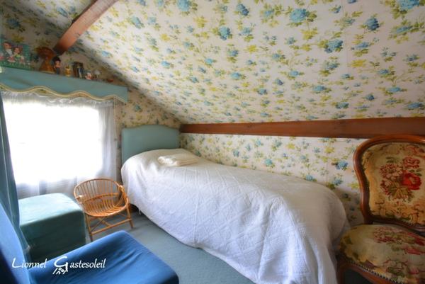 Maison à vendre 6 pièces 3 chambres sur trois niveaux disposant de beaux volumes au calme, proche du centre-ville de Bergerac (24)