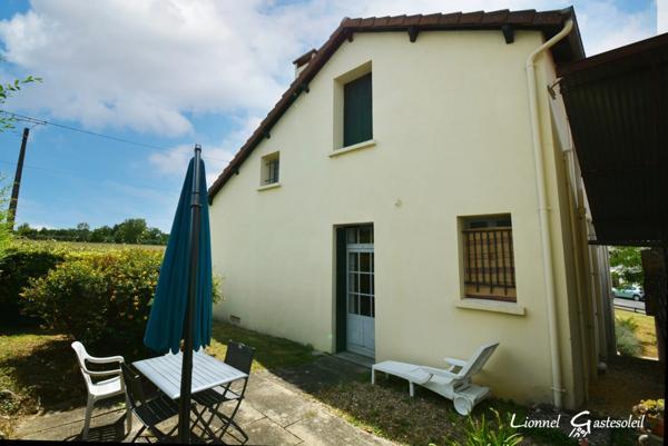 Maison à vendre 6 pièces 3 chambres sur trois niveaux disposant de beaux volumes au calme, proche du centre-ville de Bergerac (24)