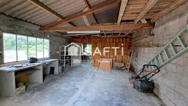 Ajustement du prix ! Maison familiale avec beau terrain clôturé