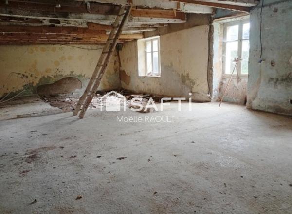 GROS POTENTIEL DE RENOVATION D'UN CORPS DE FERME EN PIERRE