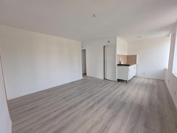 Immeuble Hirson 4 pièce(s) 123 m2