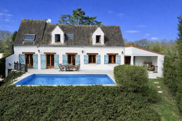 Pommeuse (77515) Grande maison familiale avec jardin et piscine