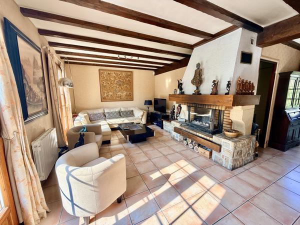 Pommeuse (77515) Grande maison familiale avec jardin et piscine