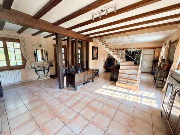 Pommeuse (77515) Grande maison familiale avec jardin et piscine