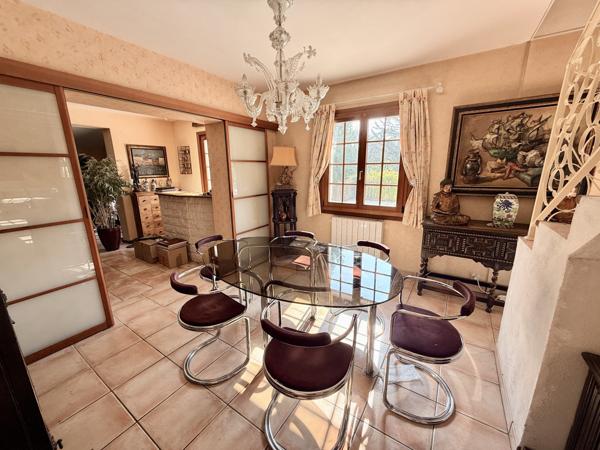 Pommeuse (77515) Grande maison familiale avec jardin et piscine