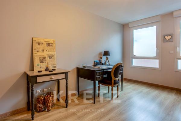 Maison de ville contemporaine avec garage