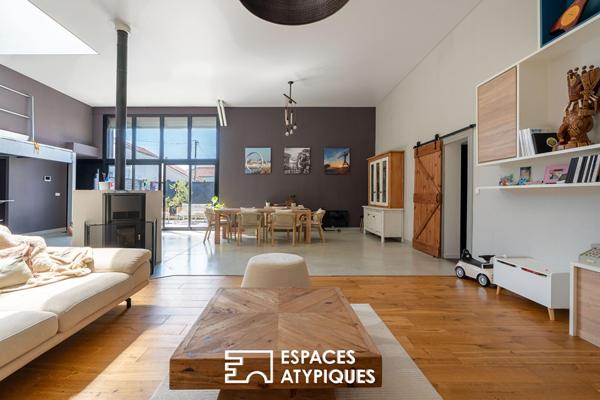 Loft design aux volumes généreux, proche de toutes les commodités