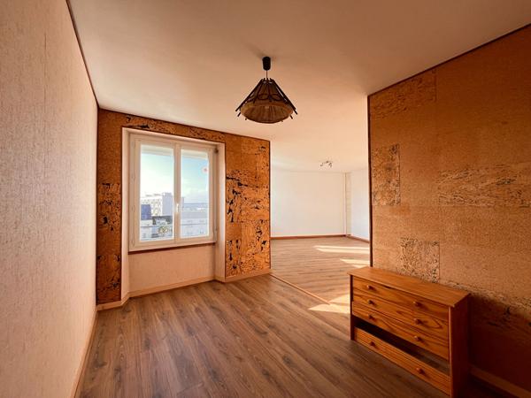 Appartement 5 pièces à vendre à Concarneau - Dernier étage, vue dégagée et aperçu mer 81 M² , Concarneau