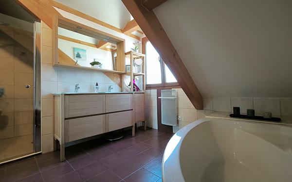 Maison à vendre    6 pièces • 130,82 m2 Saint-Genis-Pouilly