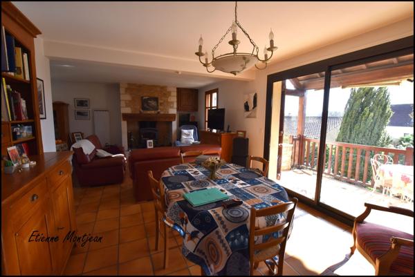 MAISON à Cazals, 125 m² habitables, 3 chambres, garage, jardins
