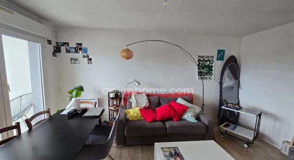 Appartement avec son balcon plein Sud à vendre 1 pièce BORDEAUX (33)