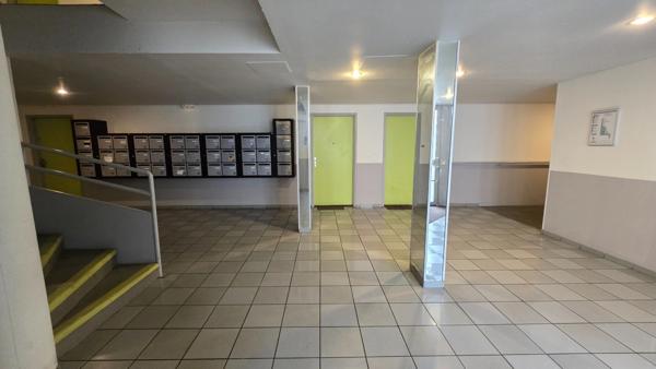 Appartement avec son balcon plein Sud à vendre 1 pièce BORDEAUX (33)