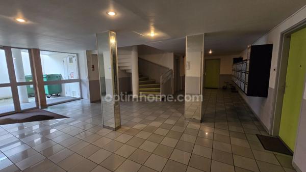 Appartement avec son balcon plein Sud à vendre 1 pièce BORDEAUX (33)