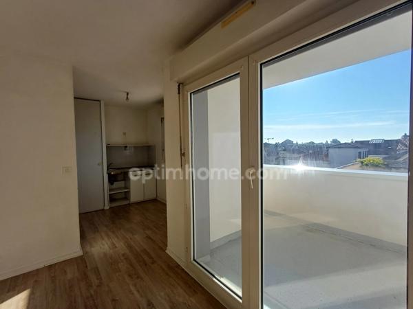 Appartement avec son balcon plein Sud à vendre 1 pièce BORDEAUX (33)