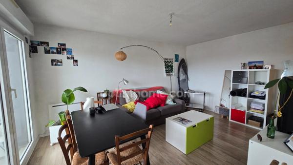 Appartement avec son balcon plein Sud à vendre 1 pièce BORDEAUX (33)