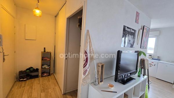 Appartement avec son balcon plein Sud à vendre 1 pièce BORDEAUX (33)