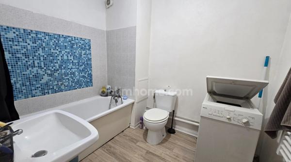 Appartement avec son balcon plein Sud à vendre 1 pièce BORDEAUX (33)