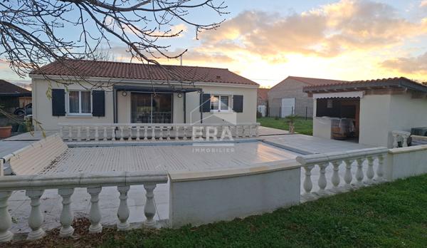 Maison individuelle avec piscine à La Roche Chalais 4 pièce(s) 97 m2.