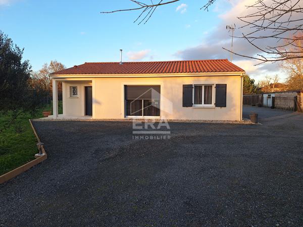 Maison individuelle avec piscine à La Roche Chalais 4 pièce(s) 97 m2.