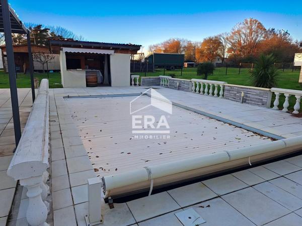 Maison individuelle avec piscine à La Roche Chalais 4 pièce(s) 97 m2.