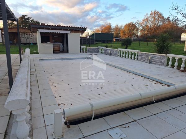 Maison individuelle avec piscine à La Roche Chalais 4 pièce(s) 97 m2.