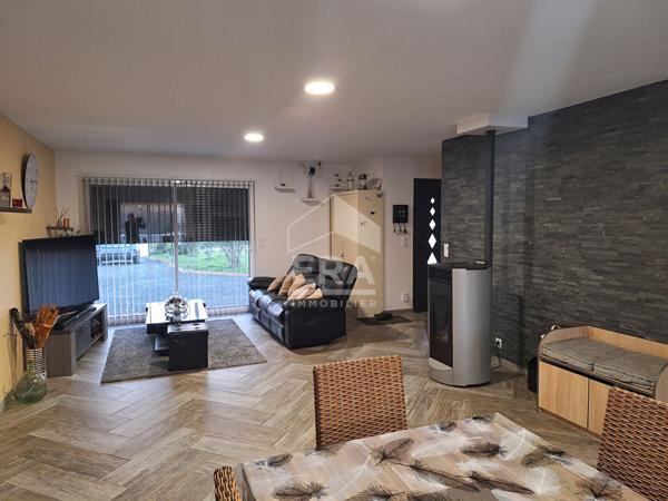 Maison individuelle avec piscine à La Roche Chalais 4 pièce(s) 97 m2.